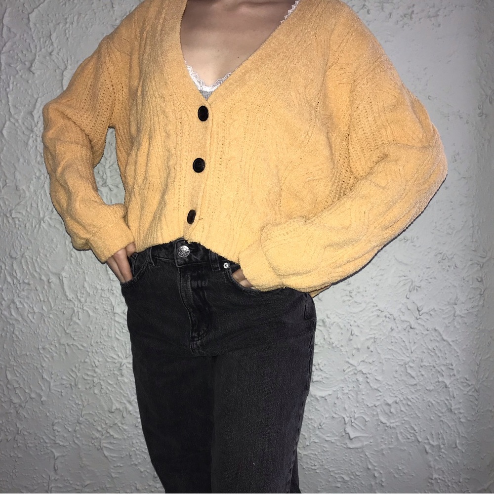 LOVE TREE V-neck Chunky Knit Crop Honey Yellow Cardigan